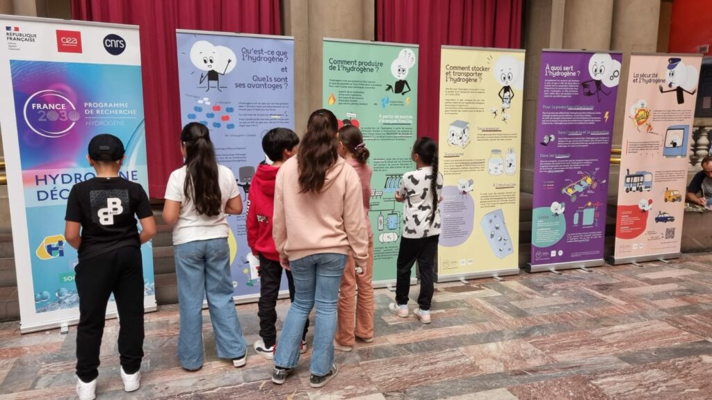 Exposition "Hydrogène ? Pourquoi ? Pour qui ?" présenté lors de la Fête de la Science à Strasbourg.